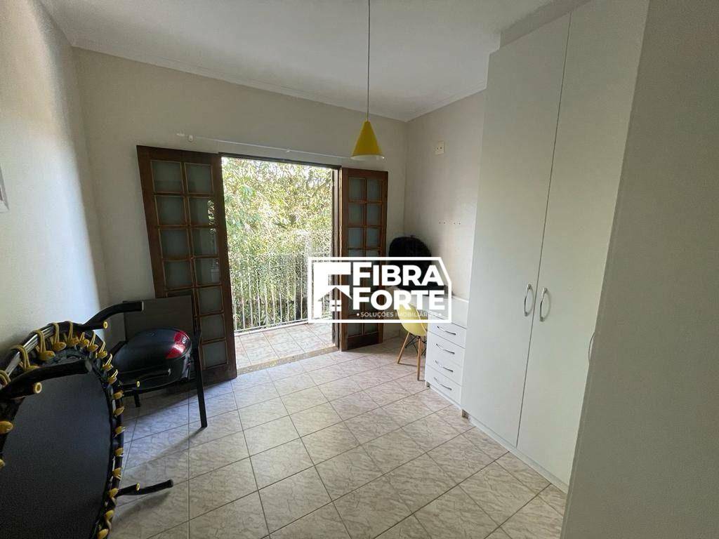 Casa à venda com 3 quartos, 274m² - Foto 18