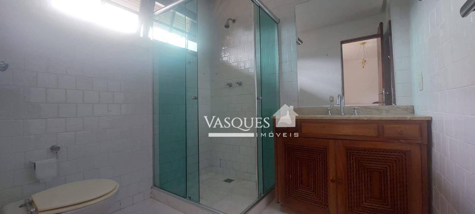 Casa de Condomínio para alugar com 4 quartos, 330m² - Foto 10