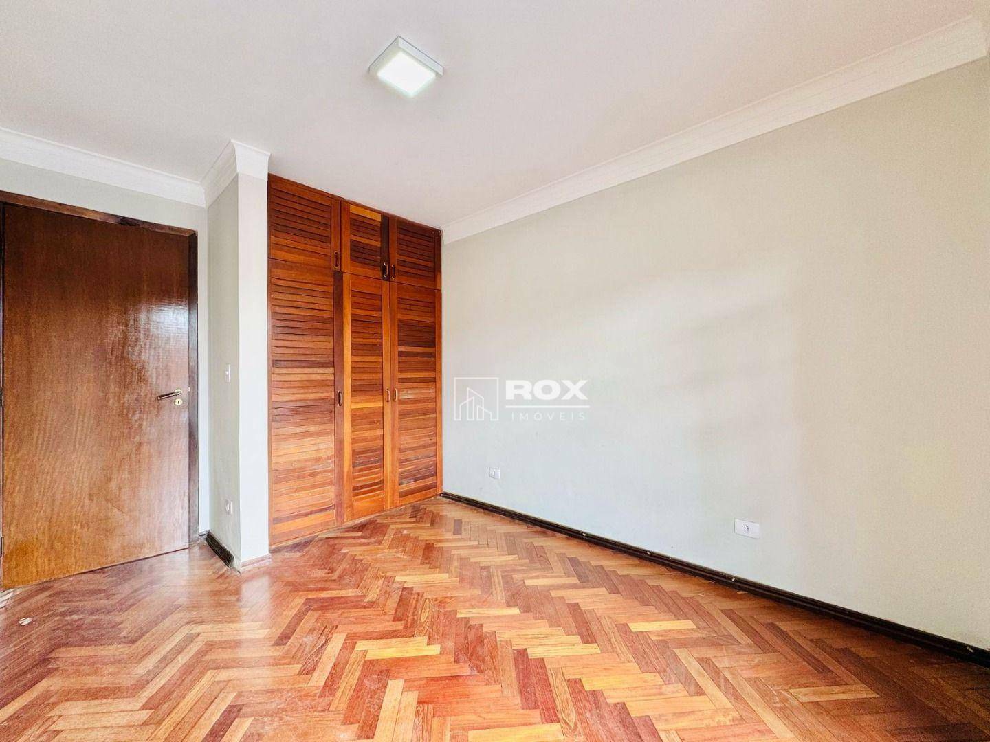Casa à venda com 5 quartos, 350m² - Foto 25