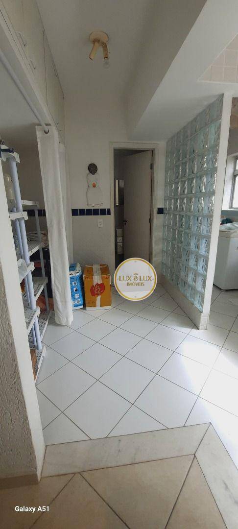 Apartamento para alugar com 3 quartos, 200m² - Foto 8