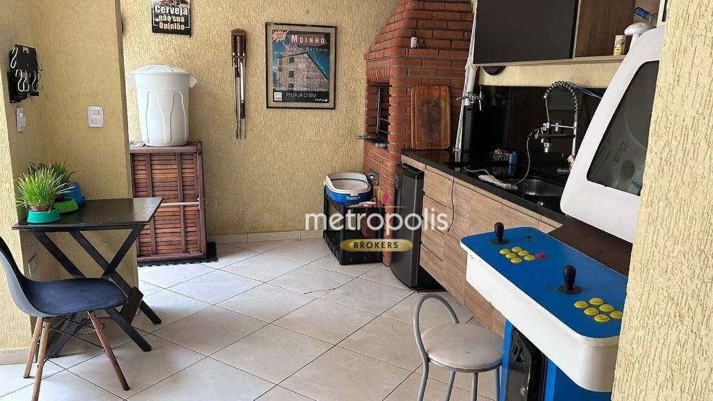 Casa à venda e aluguel com 3 quartos, 230m² - Foto 29