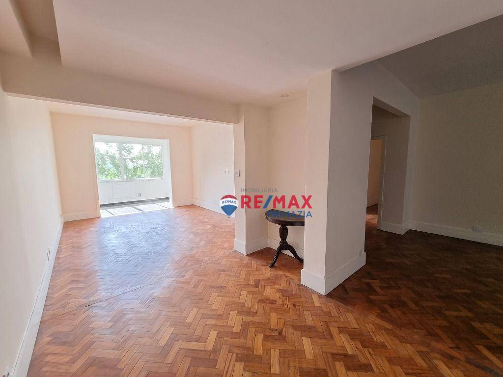 Apartamento à venda com 4 quartos, 230m² - Foto 2