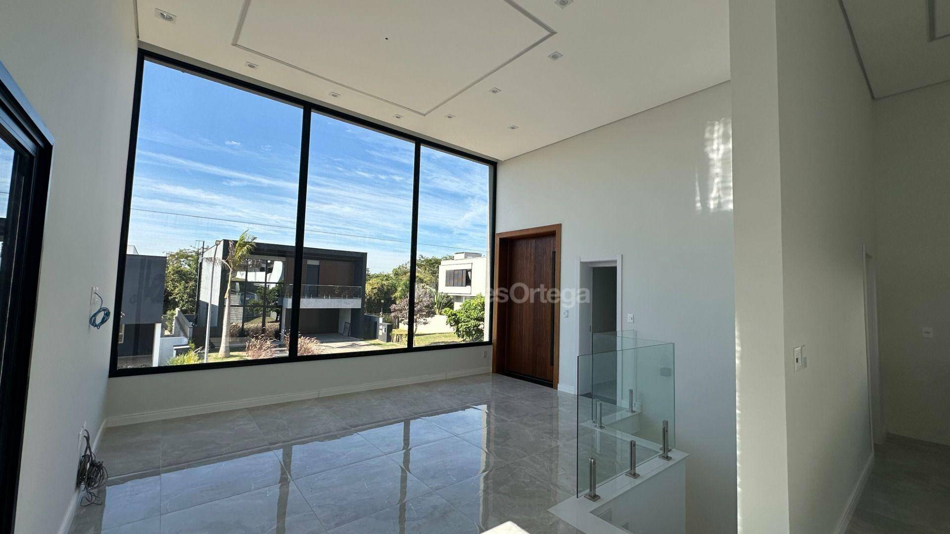 Casa de Condomínio à venda com 3 quartos, 237m² - Foto 2