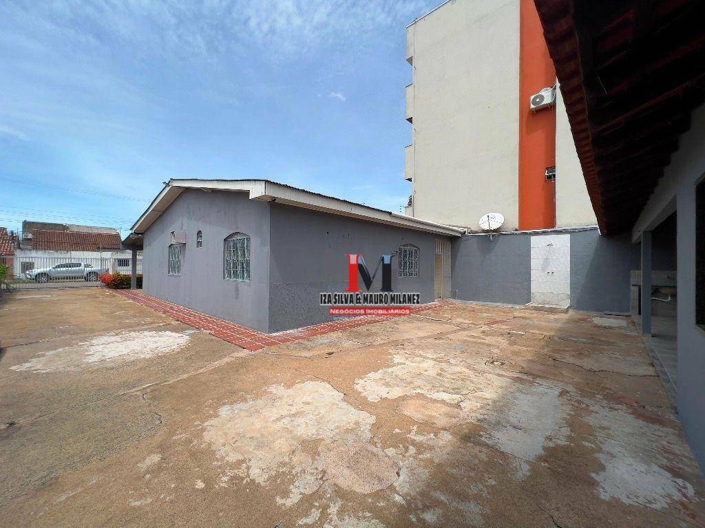 Casa para alugar com 4 quartos, 200m² - Foto 41