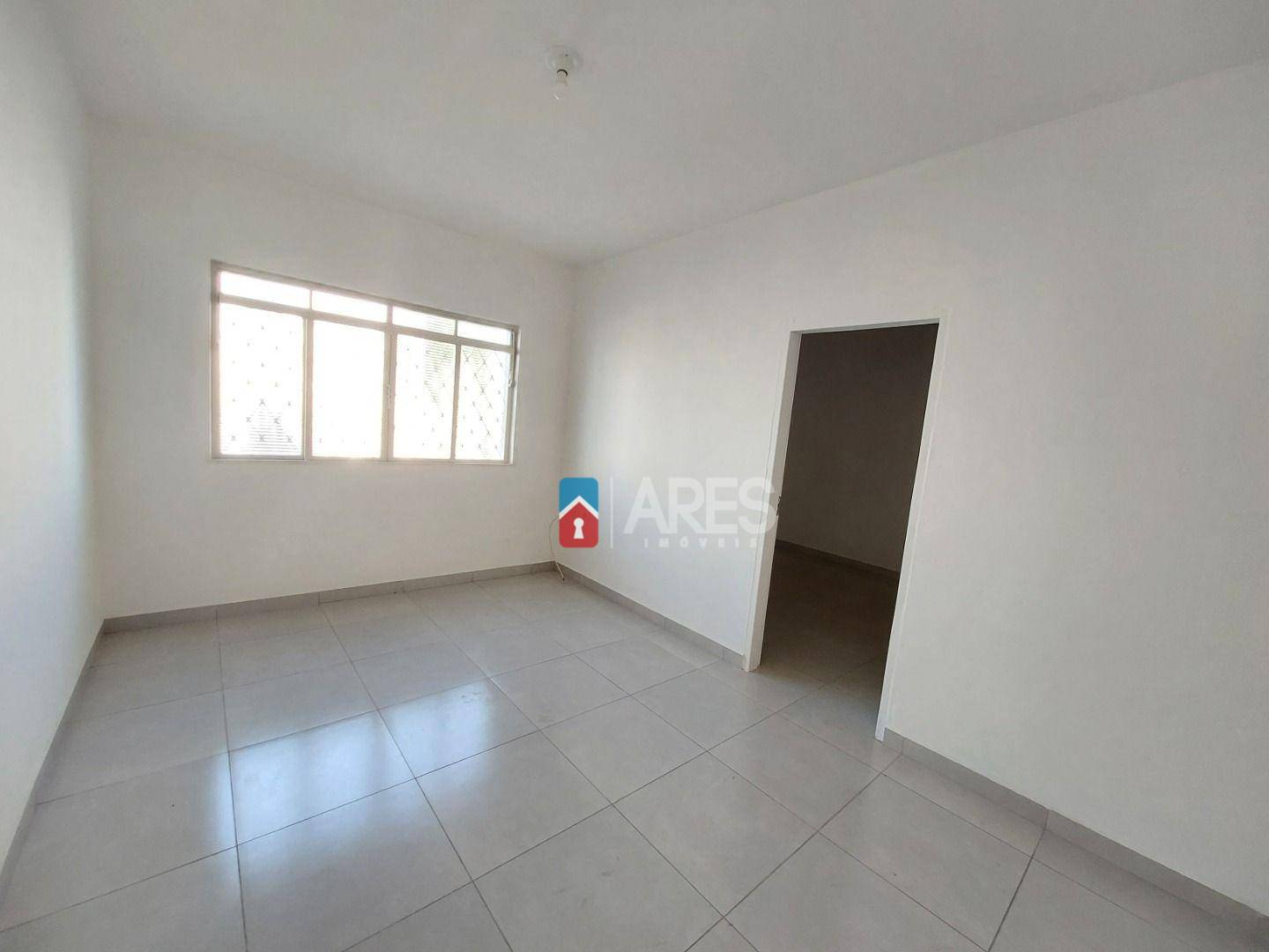 Casa à venda com 3 quartos, 95m² - Foto 3