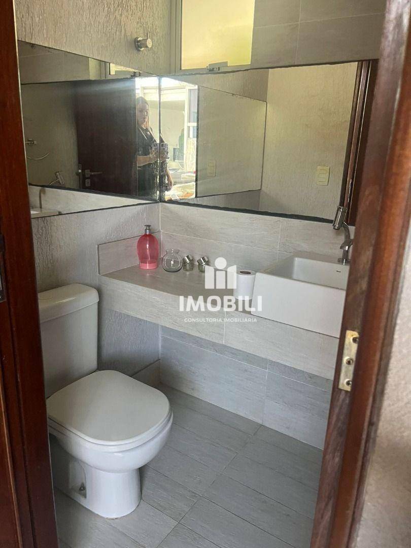 Casa de Condomínio à venda com 4 quartos, 249m² - Foto 18