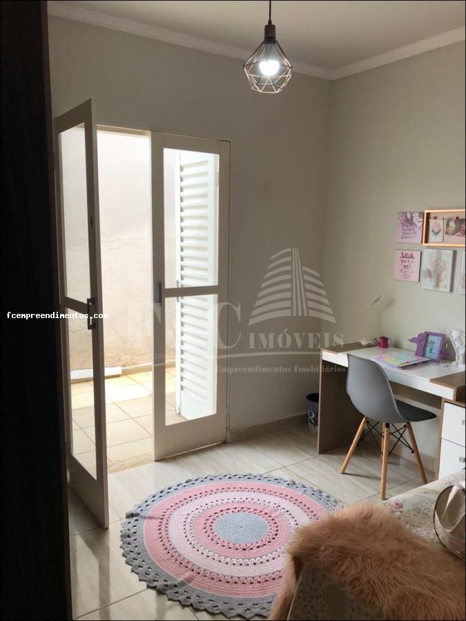 Casa à venda com 3 quartos, 265m² - Foto 15