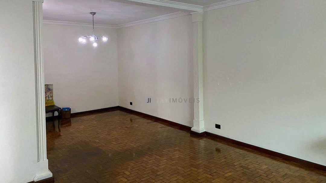 Casa à venda com 3 quartos, 216m² - Foto 2