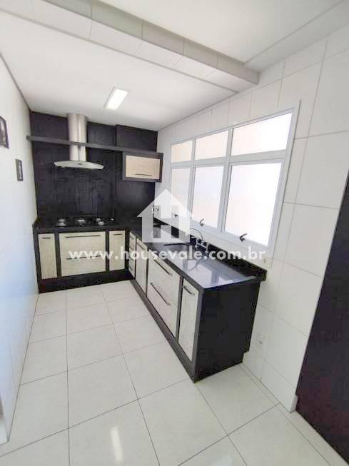 Apartamento à venda com 3 quartos, 129m² - Foto 8