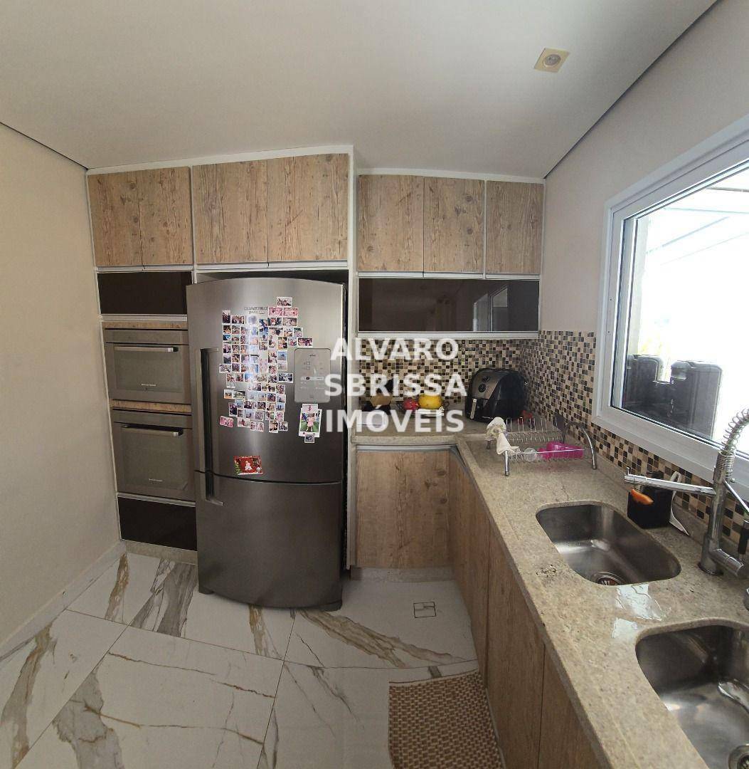 Casa de Condomínio à venda com 5 quartos, 235m² - Foto 17