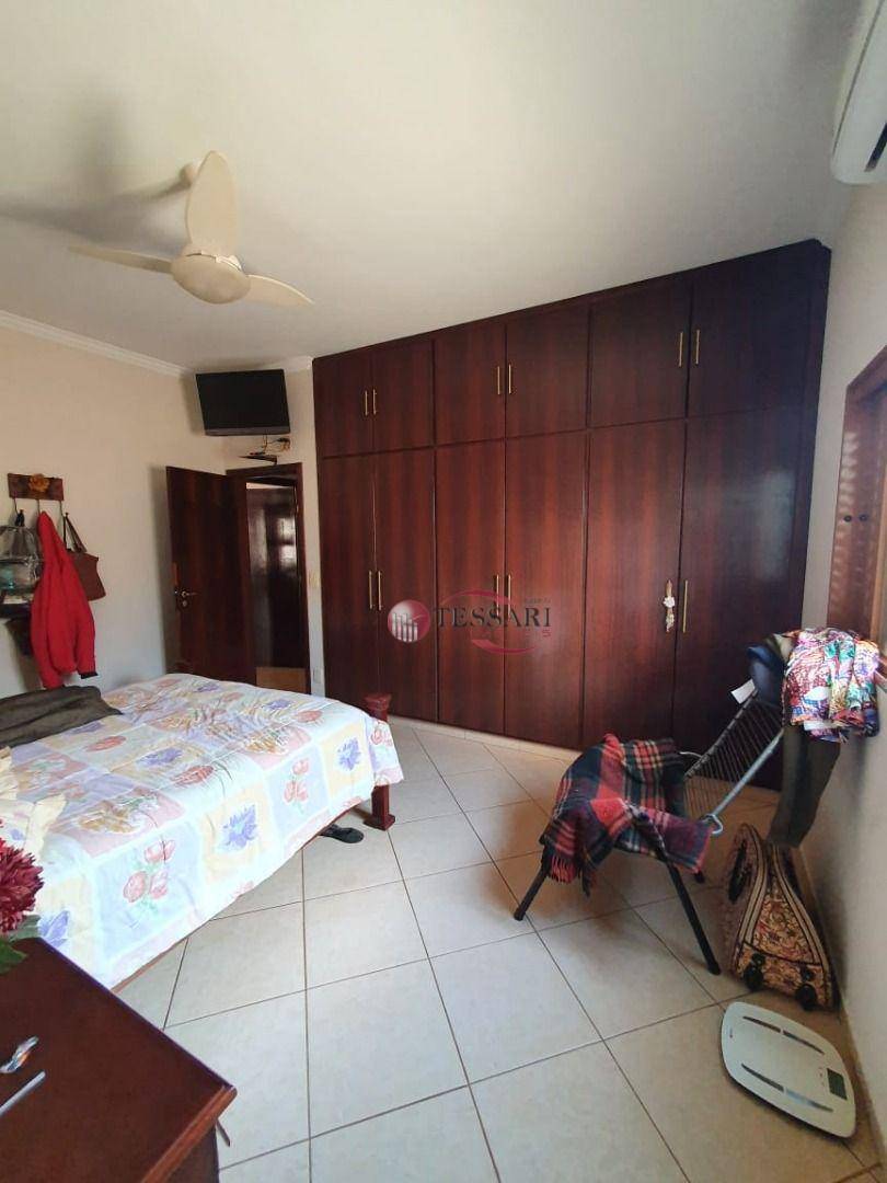 Casa à venda com 3 quartos, 300m² - Foto 15