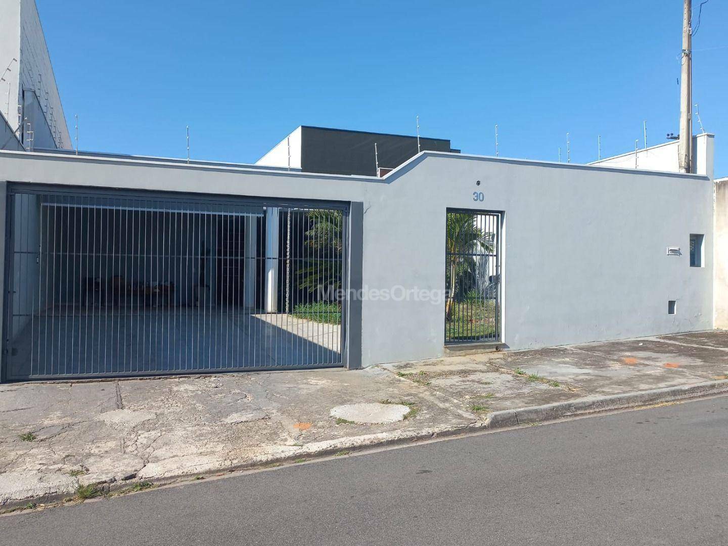 Casa à venda com 3 quartos, 191m² - Foto 1