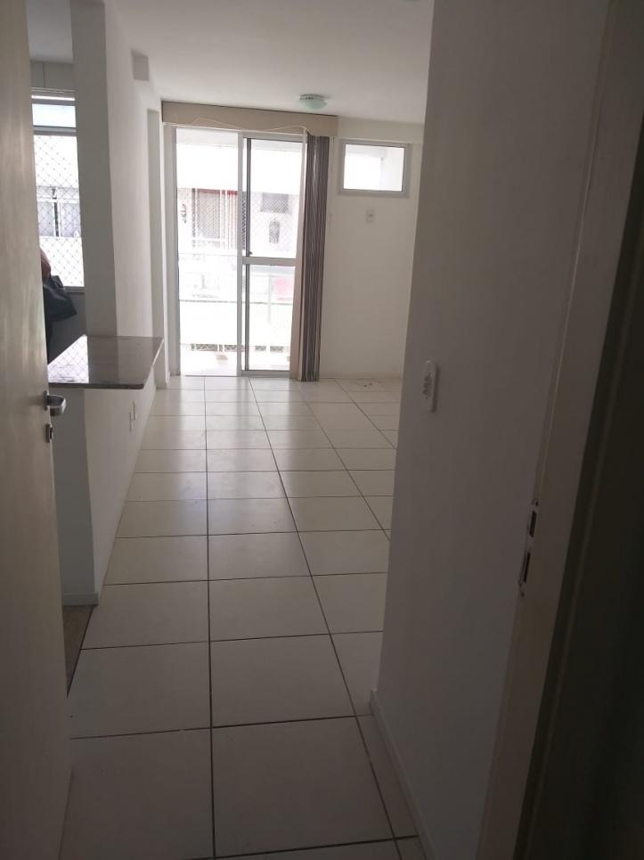 Apartamento à venda com 2 quartos, 90m² - Foto 2