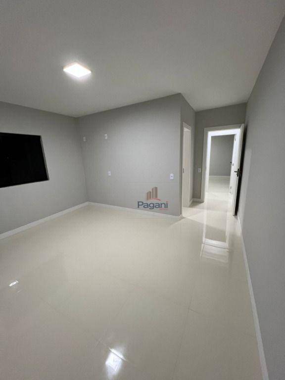 Casa à venda com 4 quartos, 310m² - Foto 12