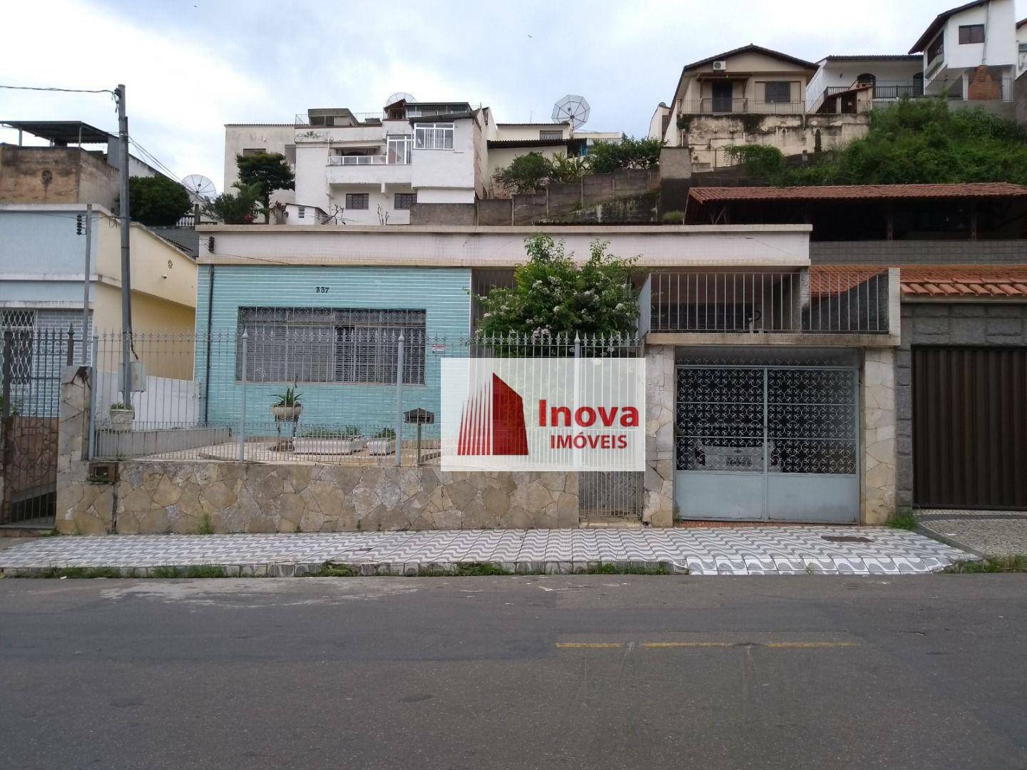 Casa à venda com 4 quartos, 300m² - Foto 1