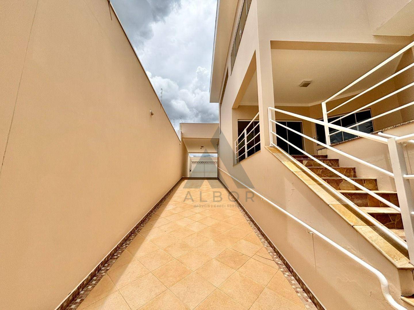 Casa, 5 quartos, 300 m² - Foto 2