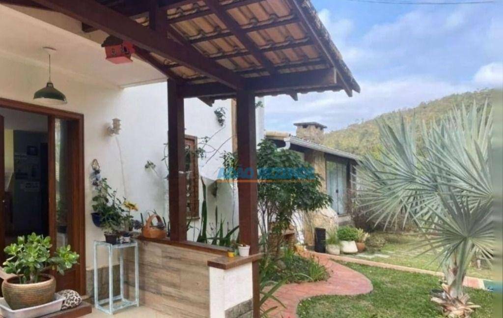 Casa de Condomínio à venda com 5 quartos, 344m² - Foto 4