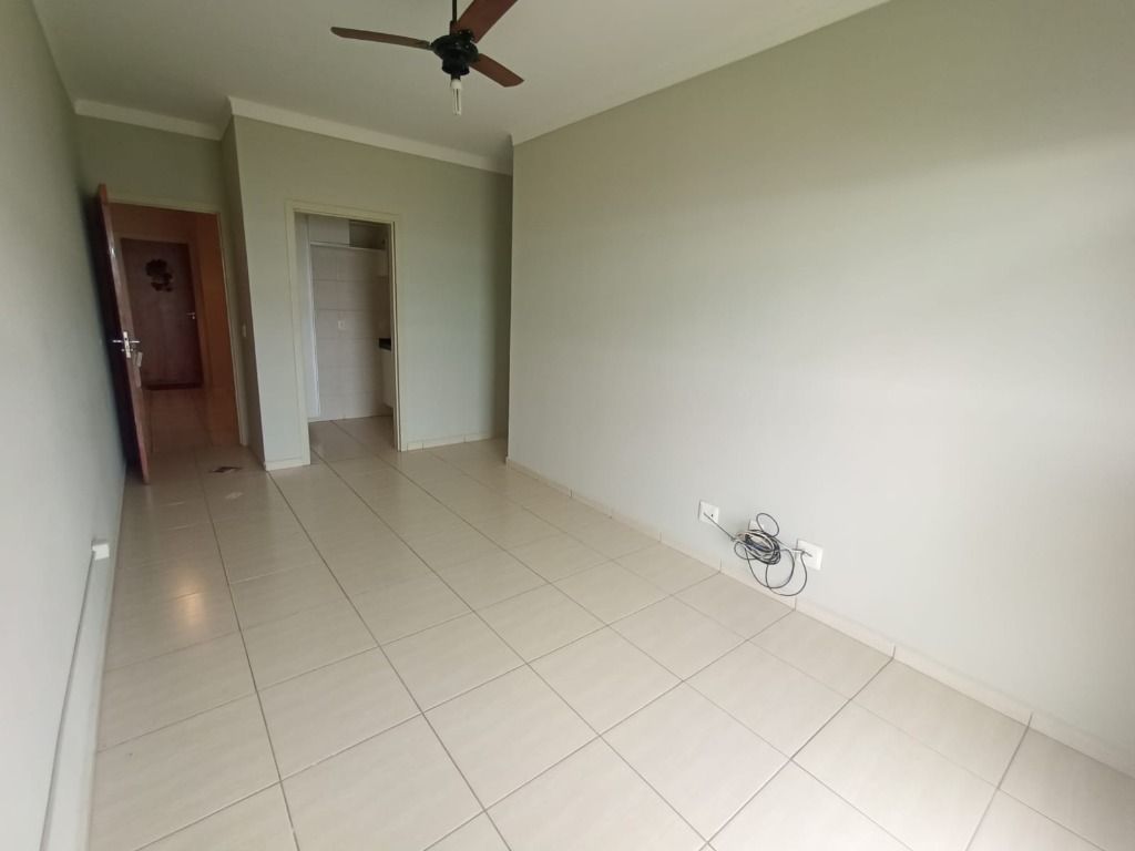 Apartamento à venda com 2 quartos, 64m² - Foto 1