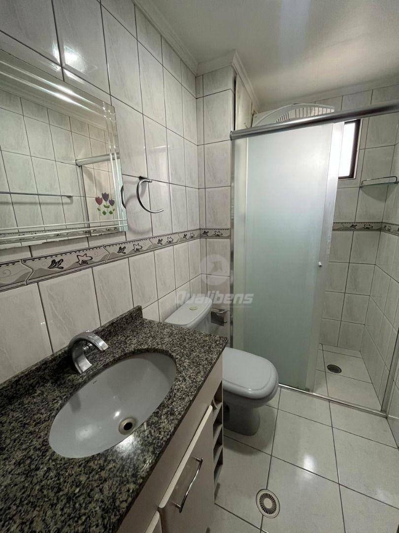 Apartamento para alugar com 2 quartos, 70m² - Foto 23