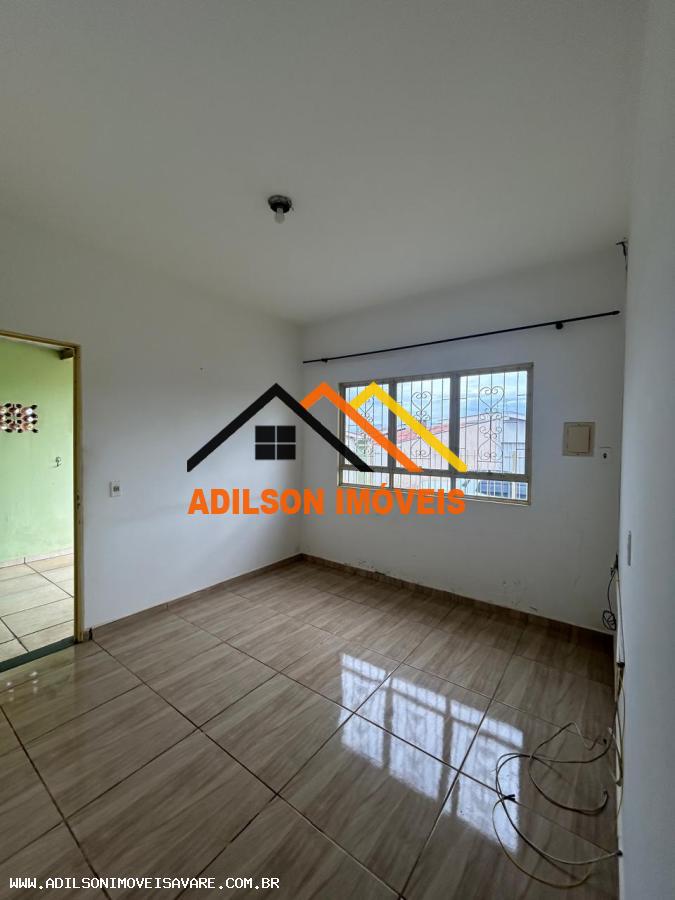 Casa à venda com 3 quartos, 252m² - Foto 1