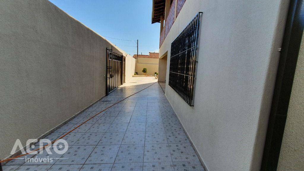 Casa à venda com 3 quartos, 412m² - Foto 5