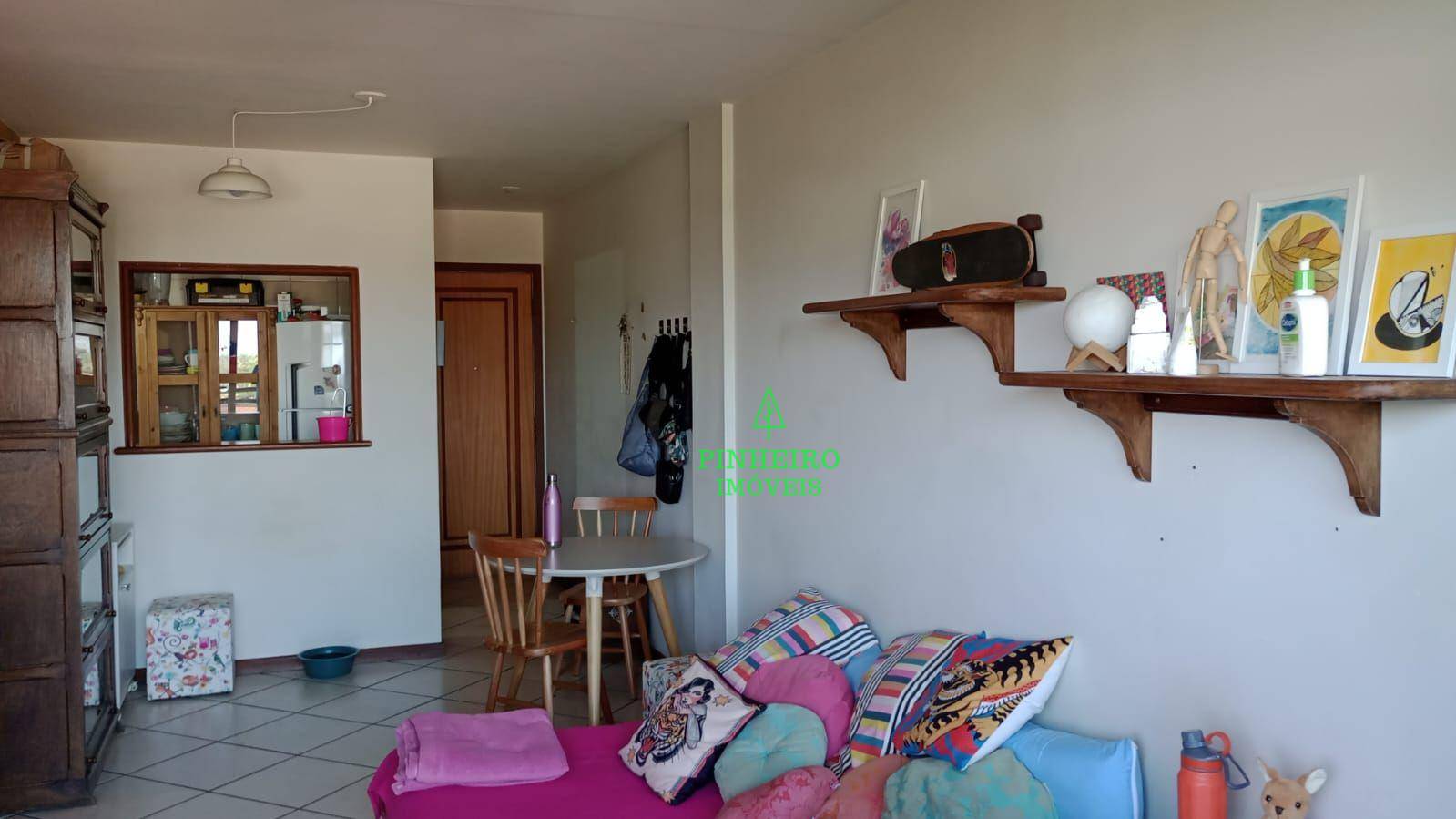 Apartamento à venda com 2 quartos, 71m² - Foto 1