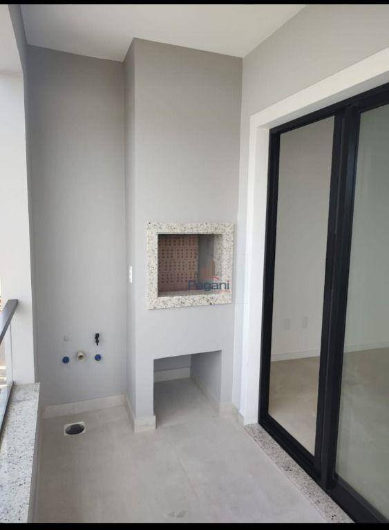 Apartamento à venda com 2 quartos, 70m² - Foto 3