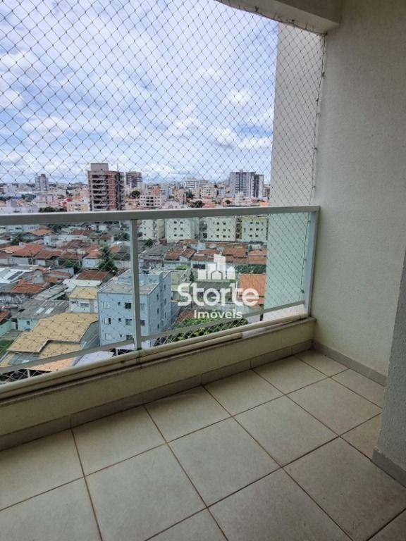 Apartamento para alugar com 3 quartos, 90m² - Foto 13