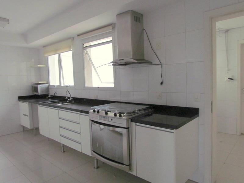 Apartamento para alugar com 4 quartos, 226m² - Foto 11