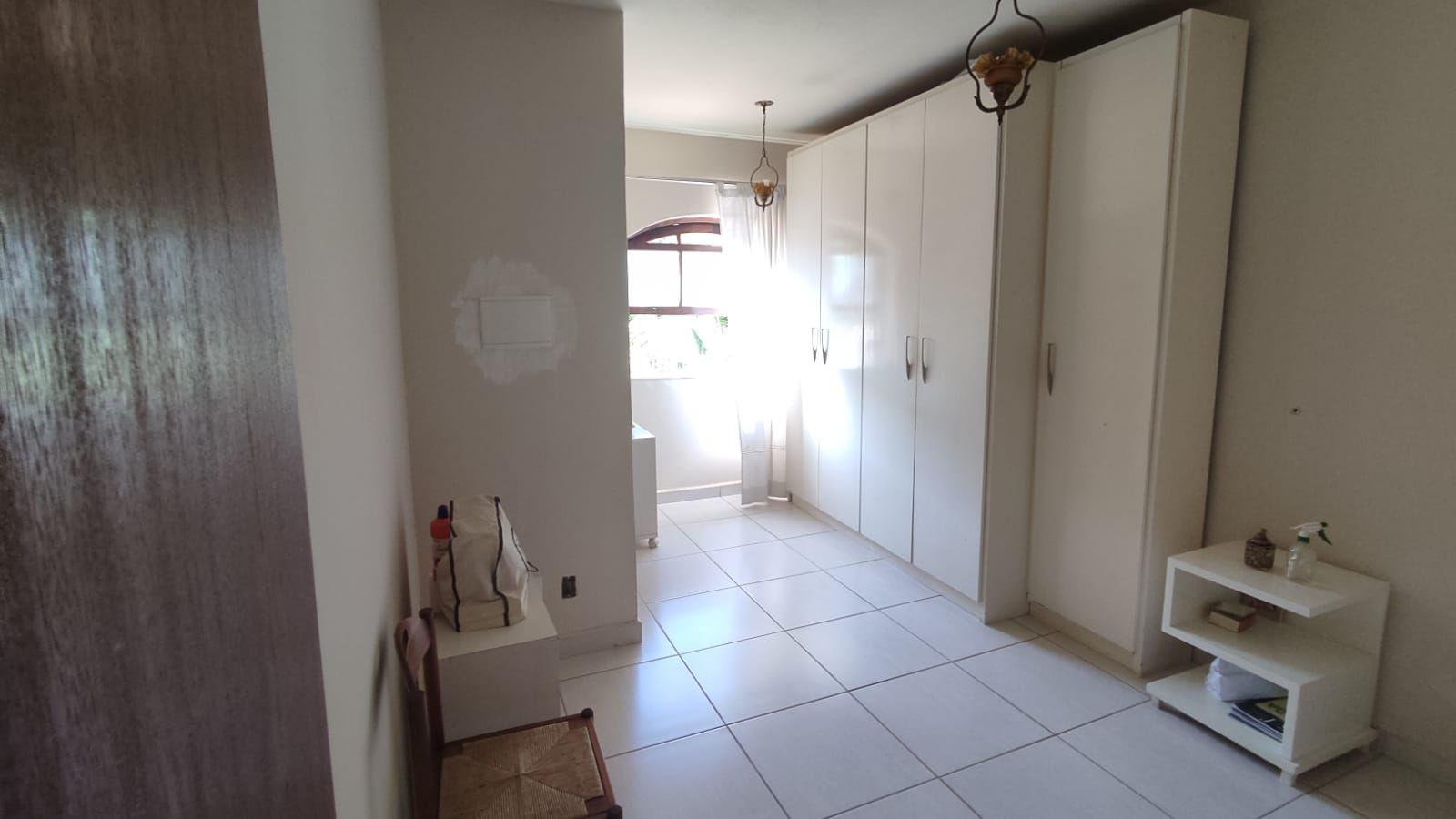 Casa à venda com 4 quartos, 208m² - Foto 17