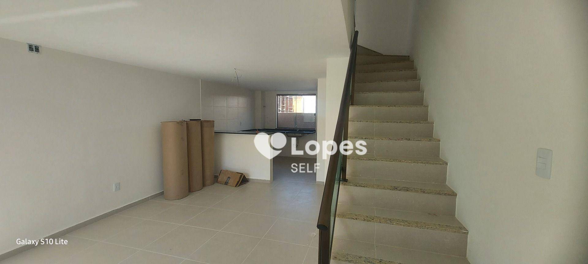 Casa de Condomínio à venda com 3 quartos, 83m² - Foto 1