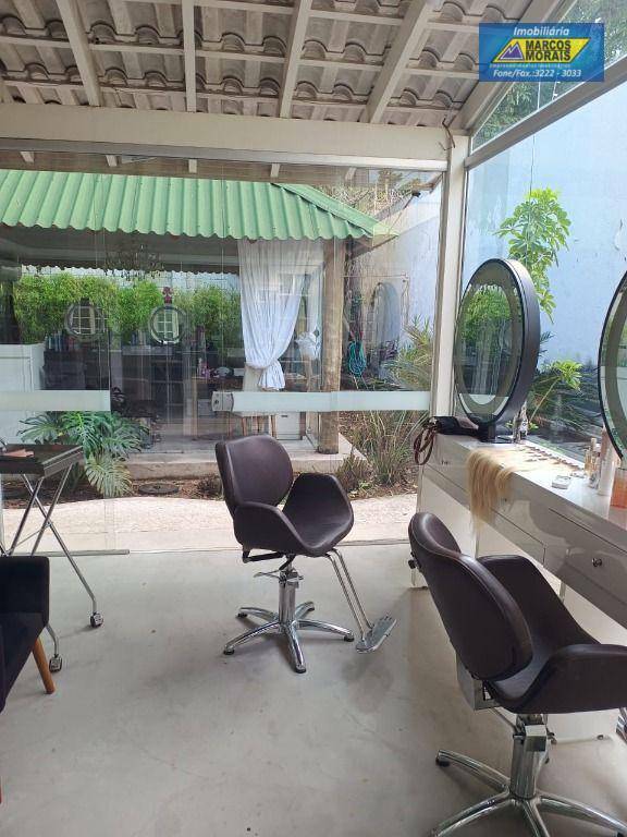 Casa para alugar com 5 quartos, 550m² - Foto 12