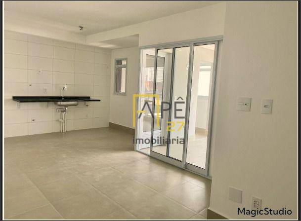 Apartamento à venda com 2 quartos, 67m² - Foto 3