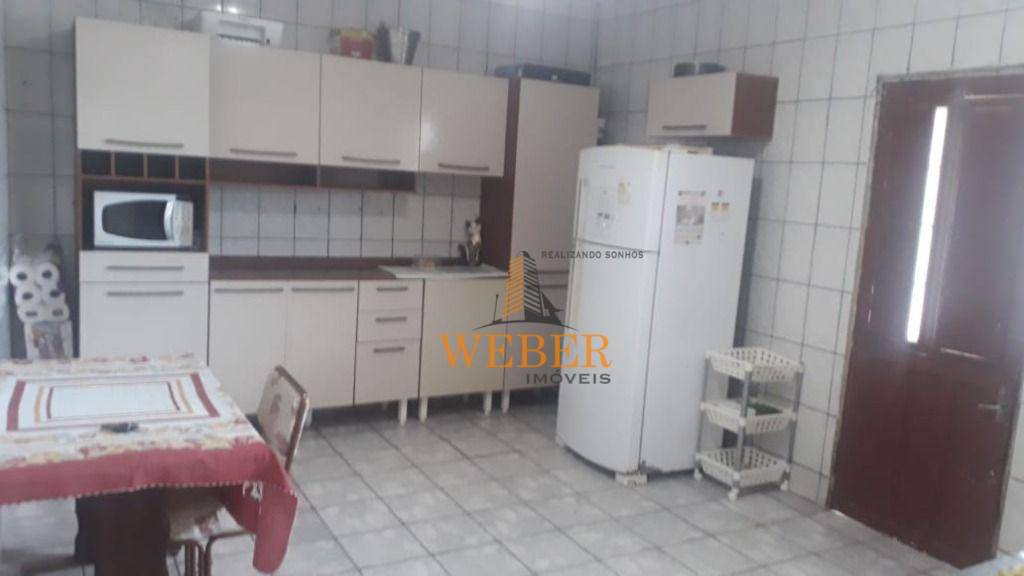 Casa à venda com 2 quartos, 150m² - Foto 2