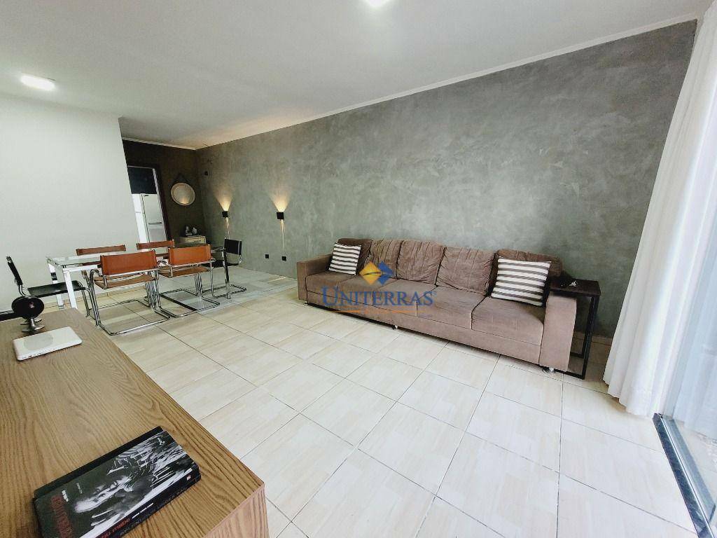 Casa à venda com 3 quartos, 57m² - Foto 1