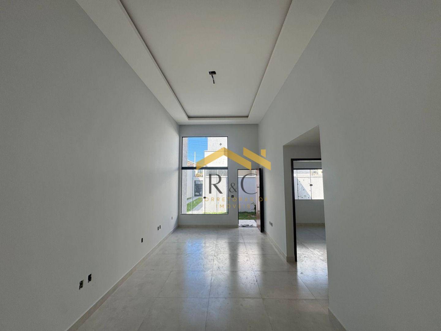 Casa à venda com 3 quartos, 180m² - Foto 2