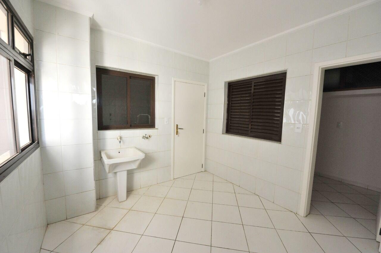 Apartamento à venda com 3 quartos, 150m² - Foto 19