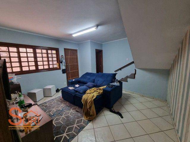 Sobrado à venda com 5 quartos, 350m² - Foto 1