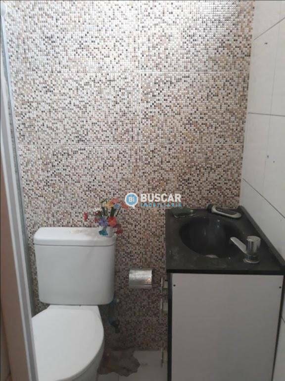 Casa à venda com 2 quartos, 47m² - Foto 12