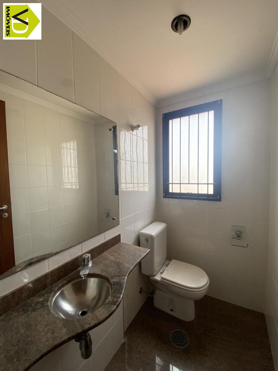 Apartamento à venda com 3 quartos, 180m² - Foto 4