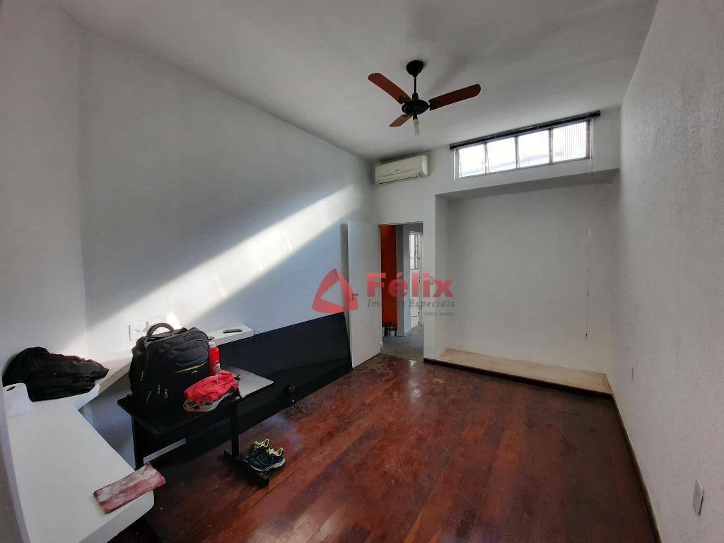 Casa à venda com 3 quartos, 300m² - Foto 22