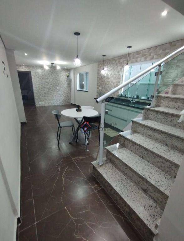 Sobrado à venda com 4 quartos, 208m² - Foto 1