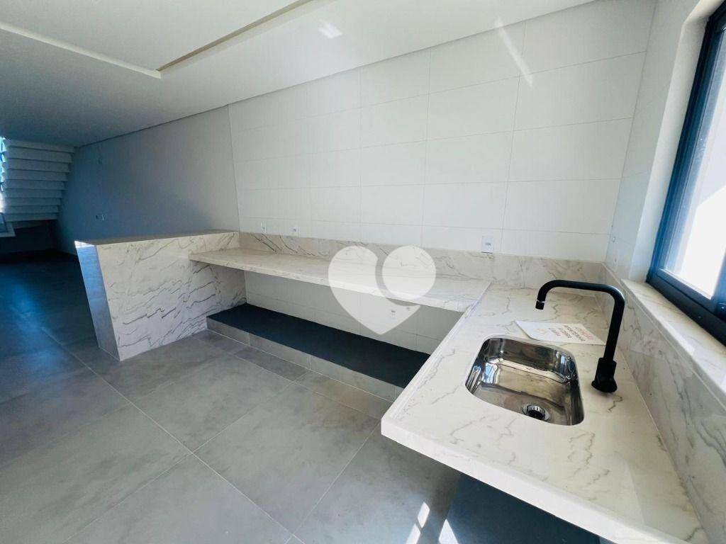 Casa à venda com 3 quartos, 125m² - Foto 2
