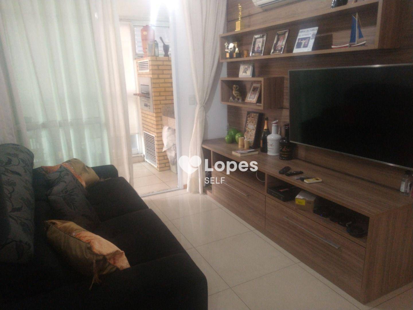 Apartamento à venda com 3 quartos, 95m² - Foto 1