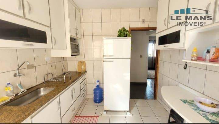 Apartamento à venda com 3 quartos, 90m² - Foto 6