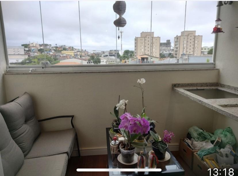 Apartamento à venda com 2 quartos, 64m² - Foto 2