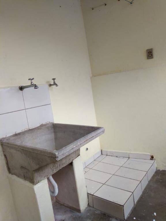 Sobrado à venda com 2 quartos, 380m² - Foto 9