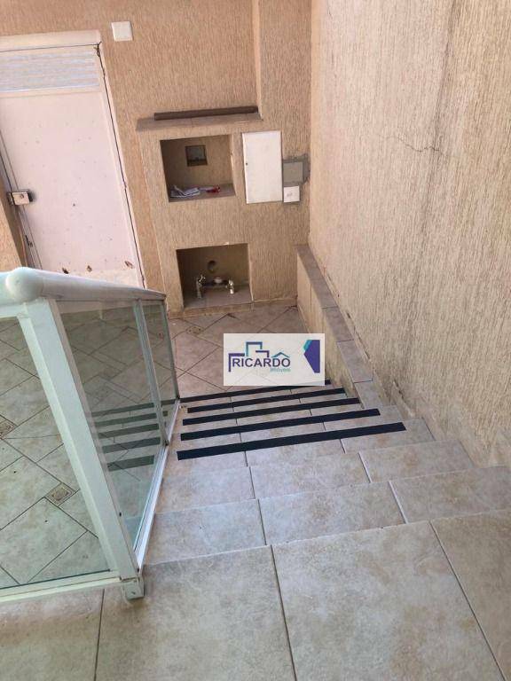 Casa à venda e aluguel com 3 quartos, 250m² - Foto 19