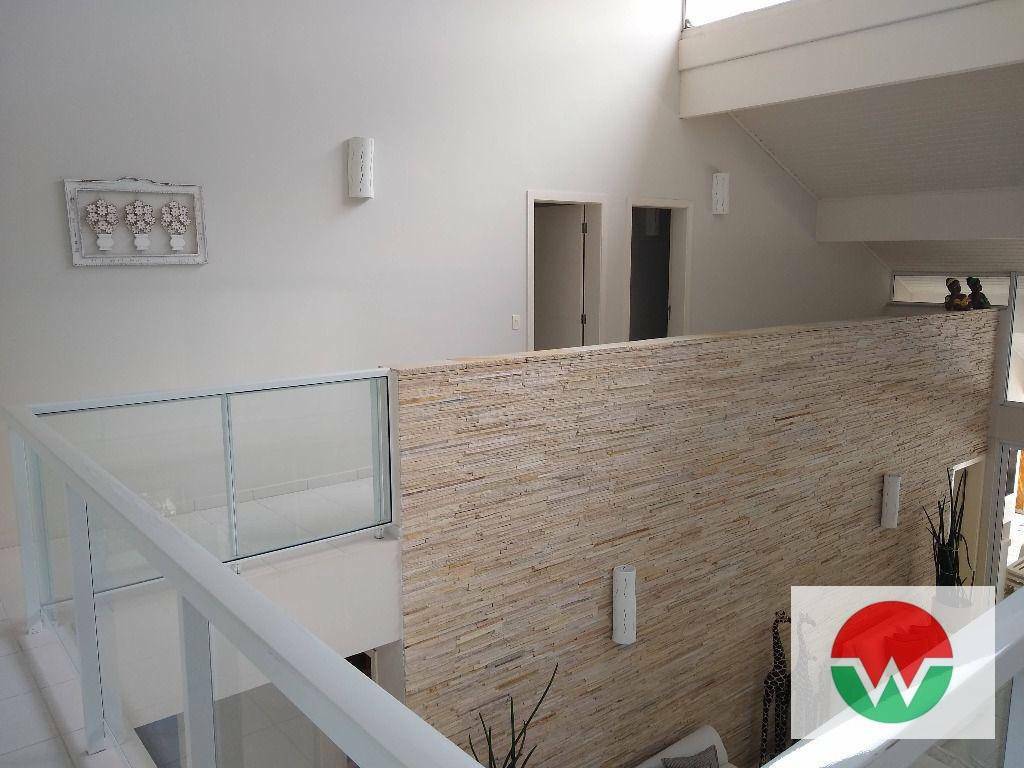 Casa de Condomínio para alugar com 4 quartos, 320m² - Foto 17