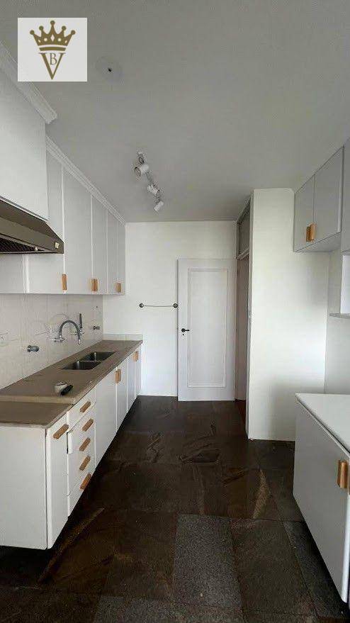 Apartamento à venda com 3 quartos, 137m² - Foto 15